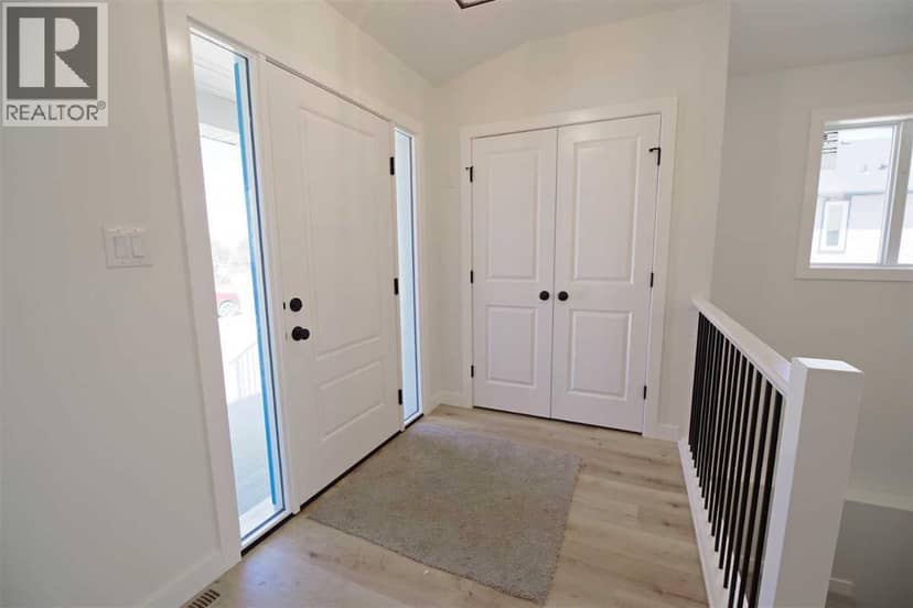 256 Greenwood Road, Coalhurst, photo 6