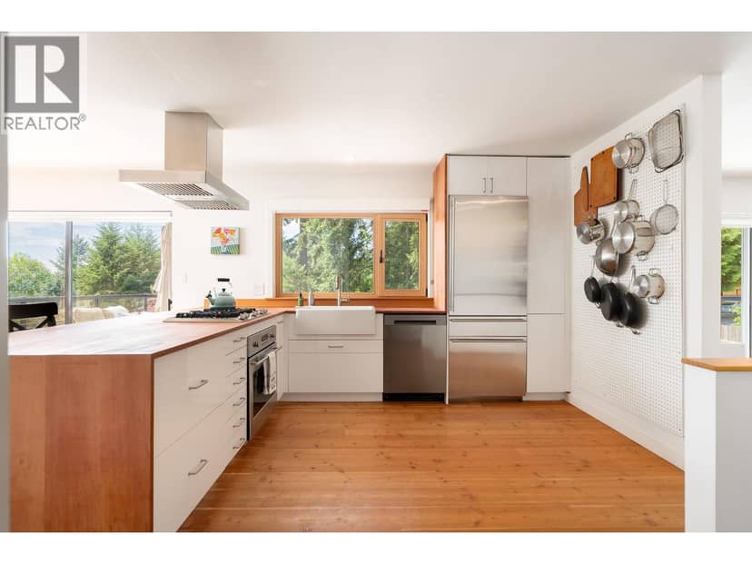 1569 WHITESAILS DRIVE, Bowen Island