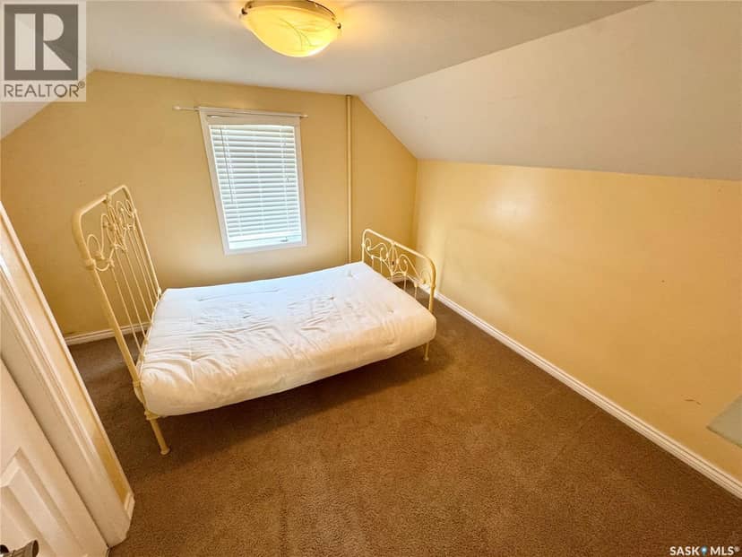 214 Bates STREET — photo 11 of 16