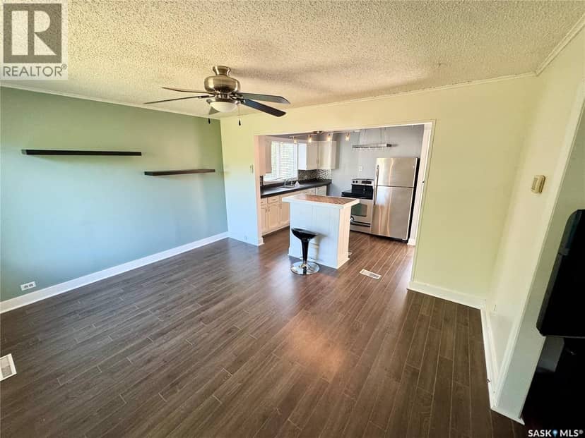 214 Bates STREET — photo 4 of 16