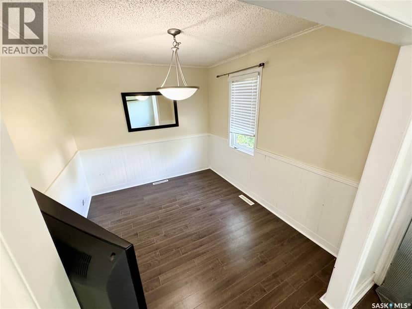214 Bates STREET — photo 5 of 16