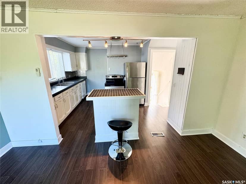 214 Bates STREET — photo 6 of 16