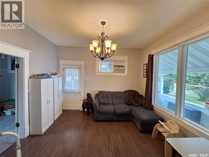 315 Carlyle STREET — photo 10 of 30