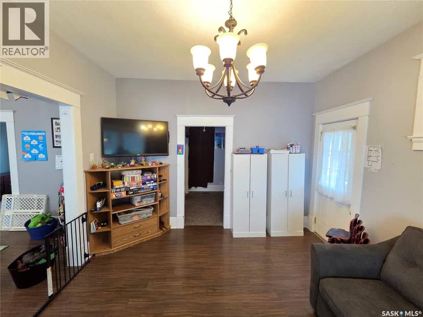 315 Carlyle STREET — photo 11 of 30