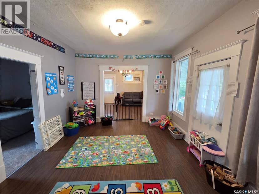 315 Carlyle STREET — photo 14 of 30