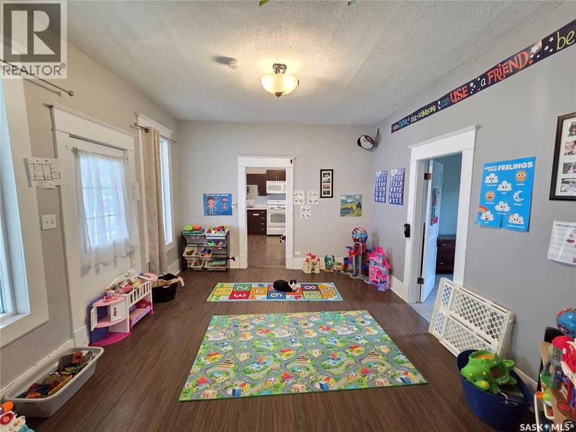 315 Carlyle STREET — photo 15 of 30