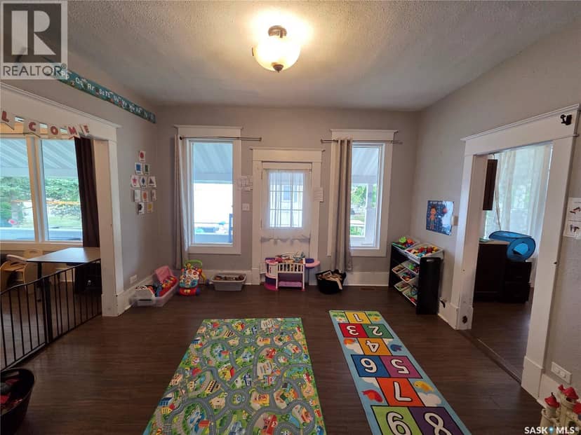 315 Carlyle STREET — photo 17 of 30