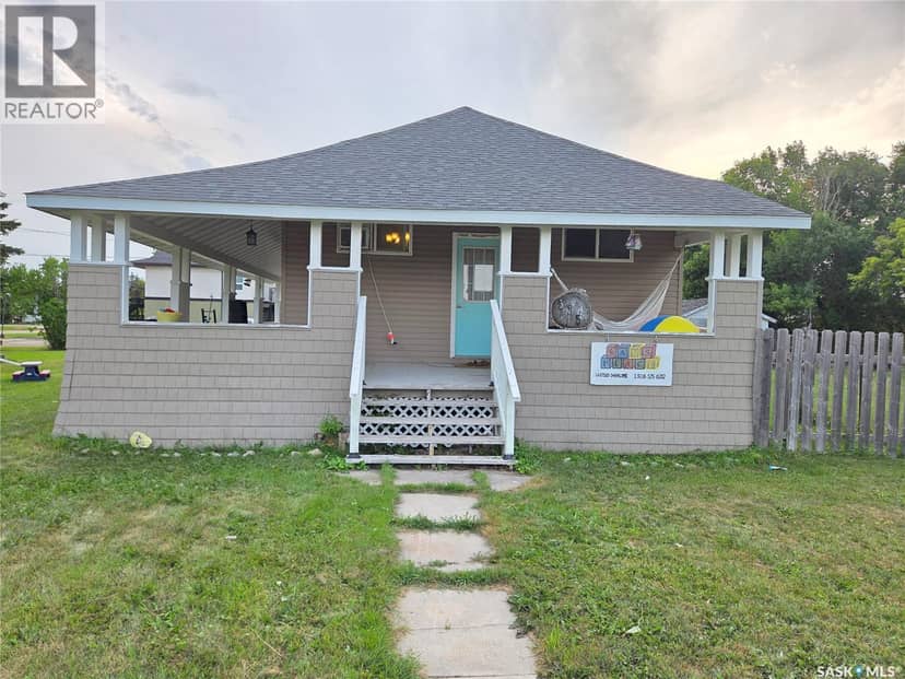 315 Carlyle STREET, Arcola, photo 2