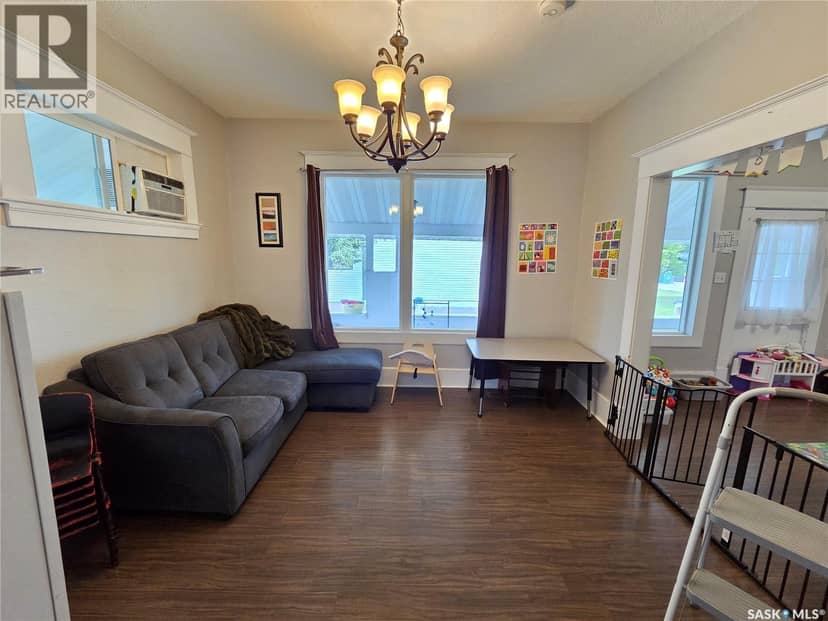 315 Carlyle STREET — photo 9 of 30