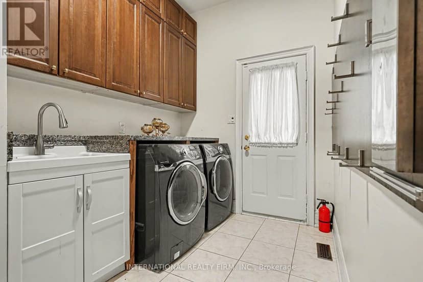 5240 Elmridge Drive — photo 16 of 40
