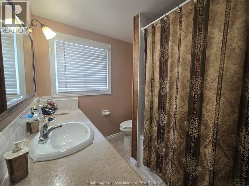 16 Donalda DRIVE — photo 16 of 33