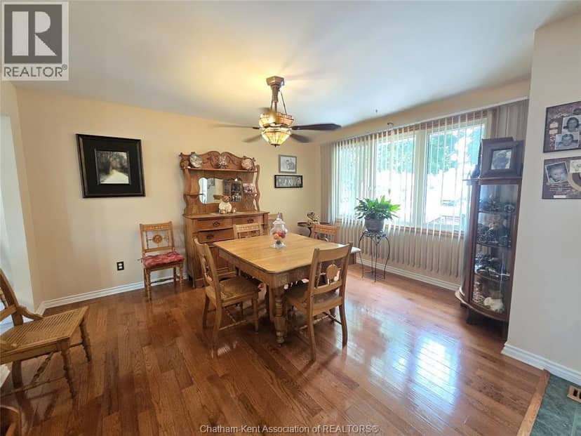 16 Donalda DRIVE — photo 11 of 33