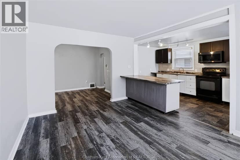 35 Alexandra AVENUE — photo 9 of 22