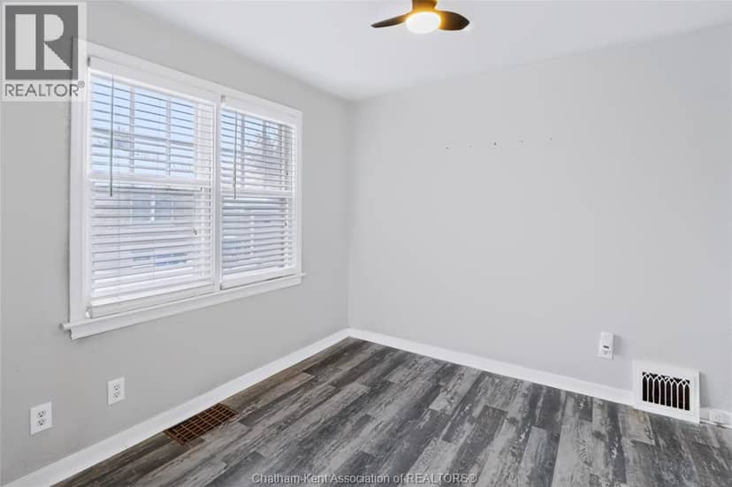 35 Alexandra AVENUE — photo 11 of 22