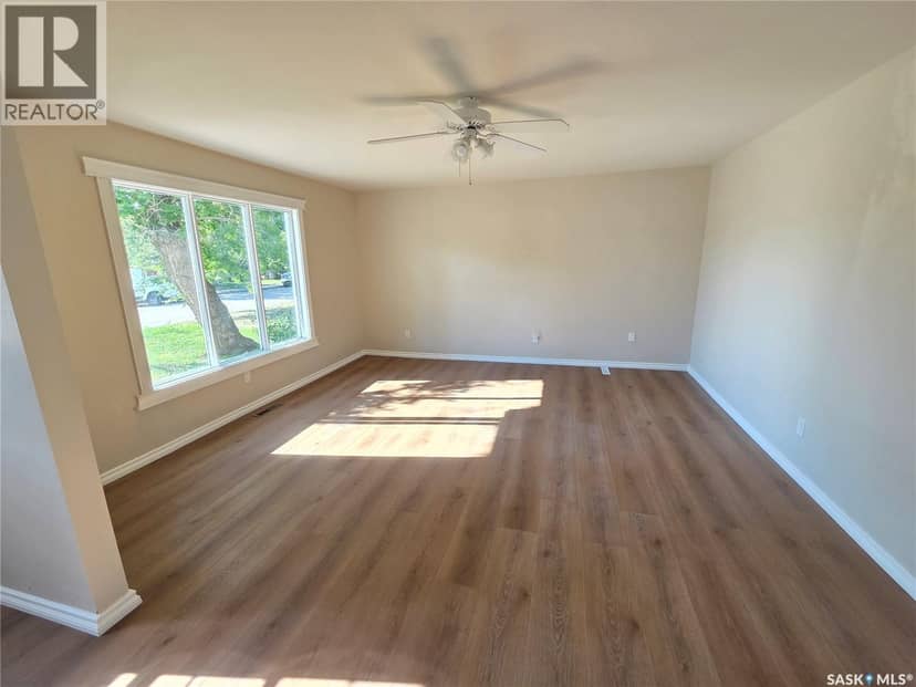 859 Cartier AVENUE, Moose Jaw, photo 4
