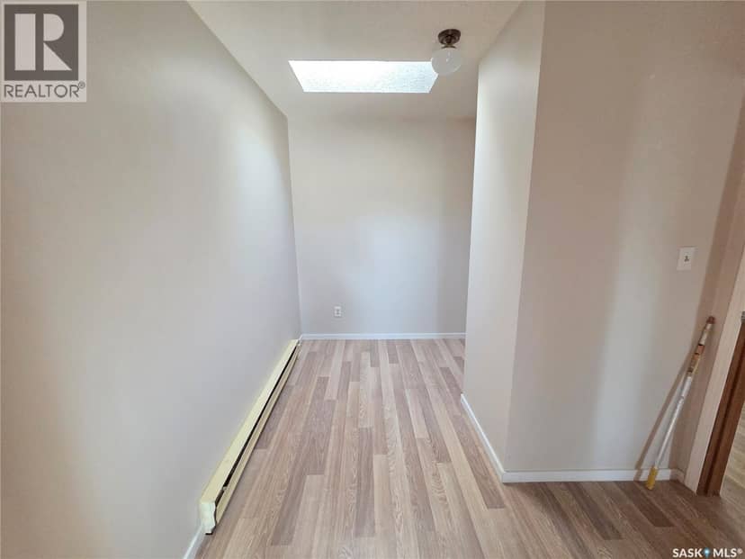 859 Cartier AVENUE — photo 20 of 26