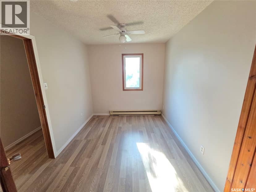 859 Cartier AVENUE — photo 19 of 26