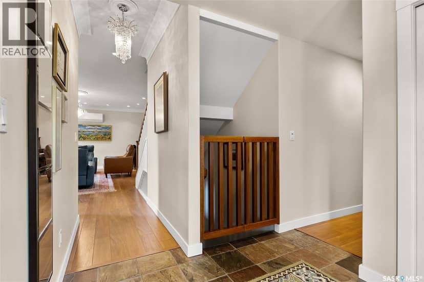 475 James STREET S — photo 8 of 40