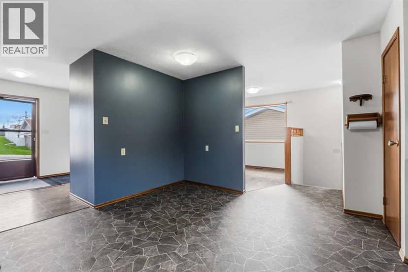 27 Tressa Street — photo 18 of 27