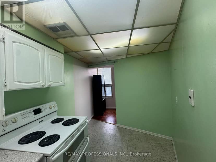 602 - 11 Wincott Drive — photo 11 of 20