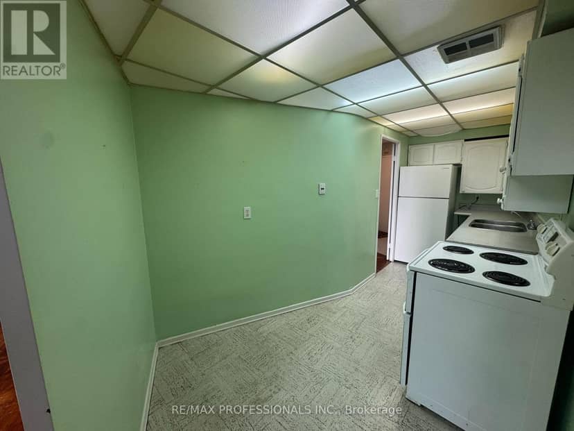 602 - 11 Wincott Drive — photo 9 of 20