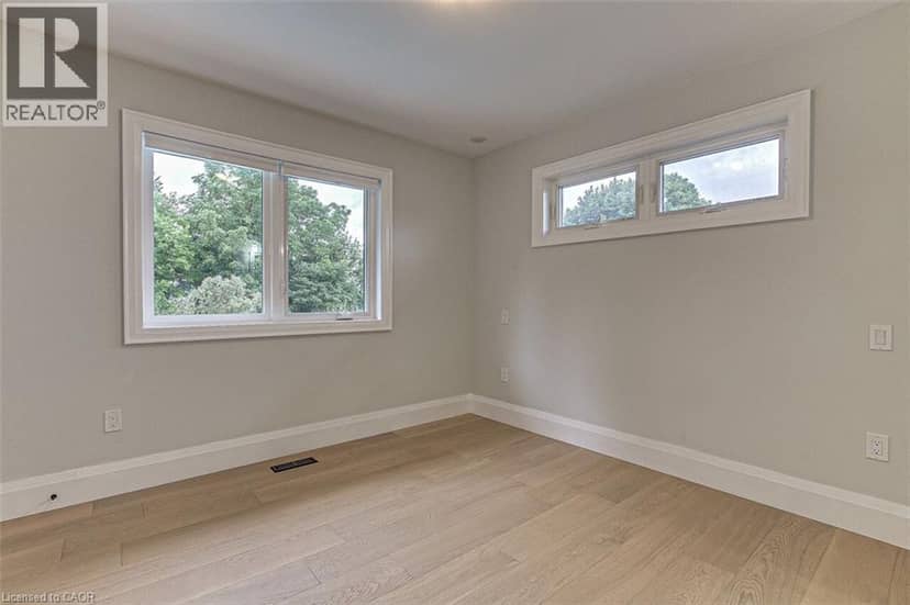 33 TYRELL Street — photo 19 of 34