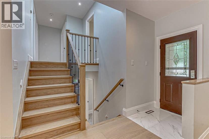 33 TYRELL Street — photo 3 of 34