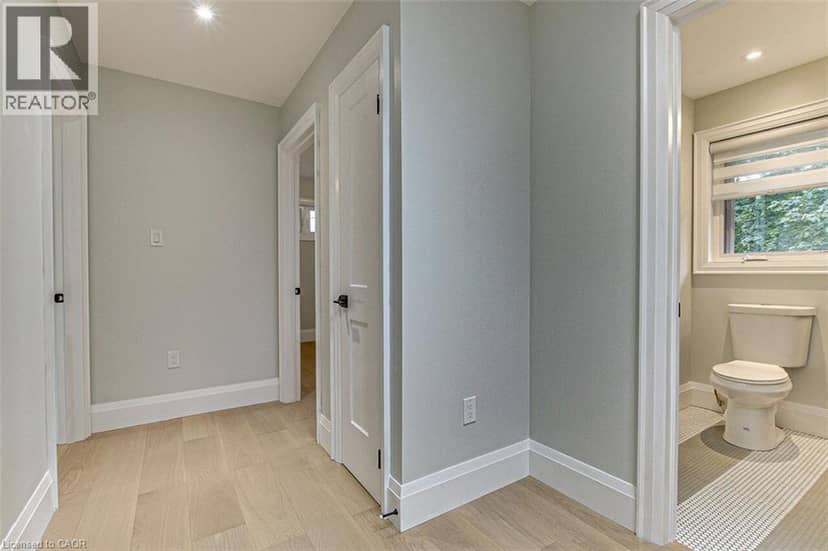 33 TYRELL Street — photo 16 of 34