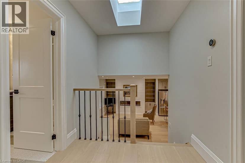 33 TYRELL Street — photo 15 of 34