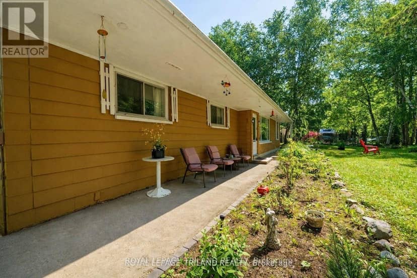 6302 Huron Drive, Lambton Shores, photo 3