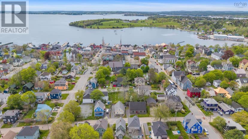 111 York Street Lunenburg, Nova Scotia Street — photo 15 of 16