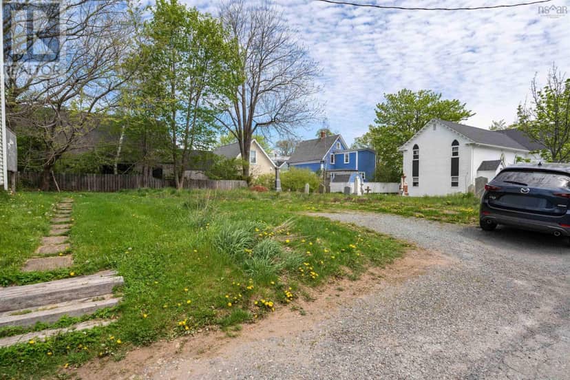 111 York Street Lunenburg, Nova Scotia Street, Lunenburg, photo 4