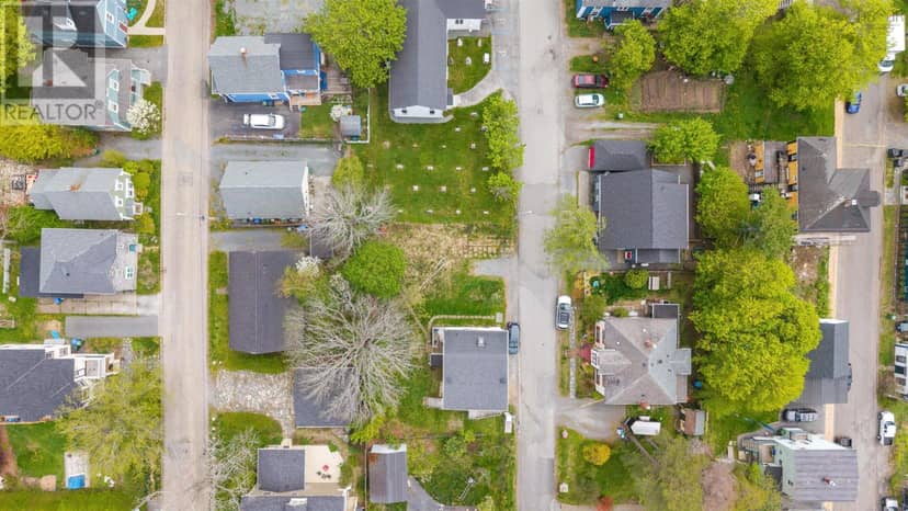 111 York Street Lunenburg, Nova Scotia Street — photo 12 of 16