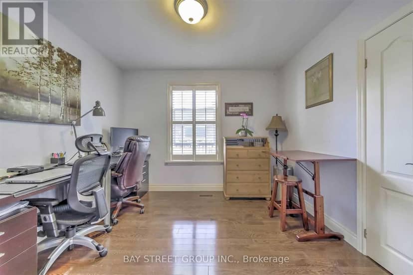 33 Heathview Avenue — photo 13 of 20