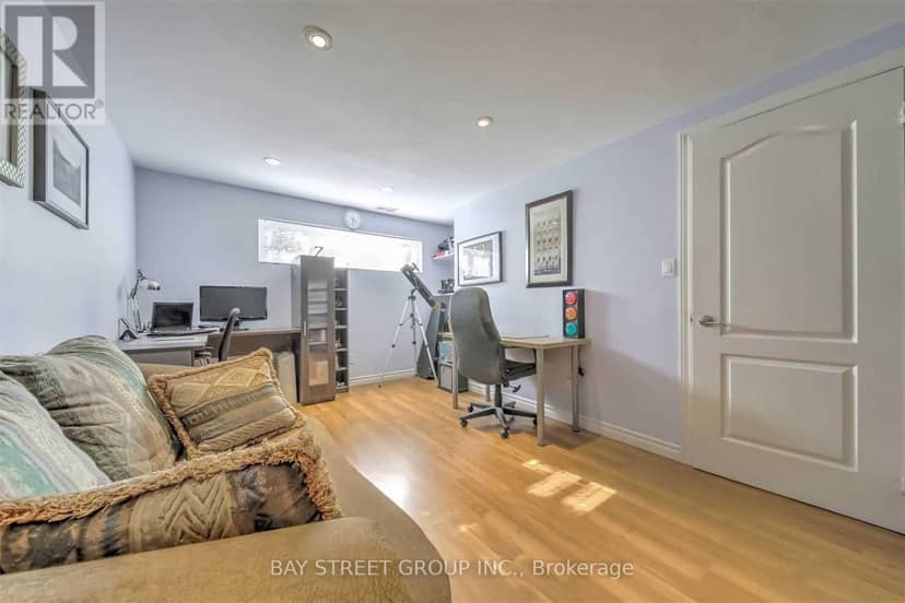 33 Heathview Avenue — photo 17 of 20