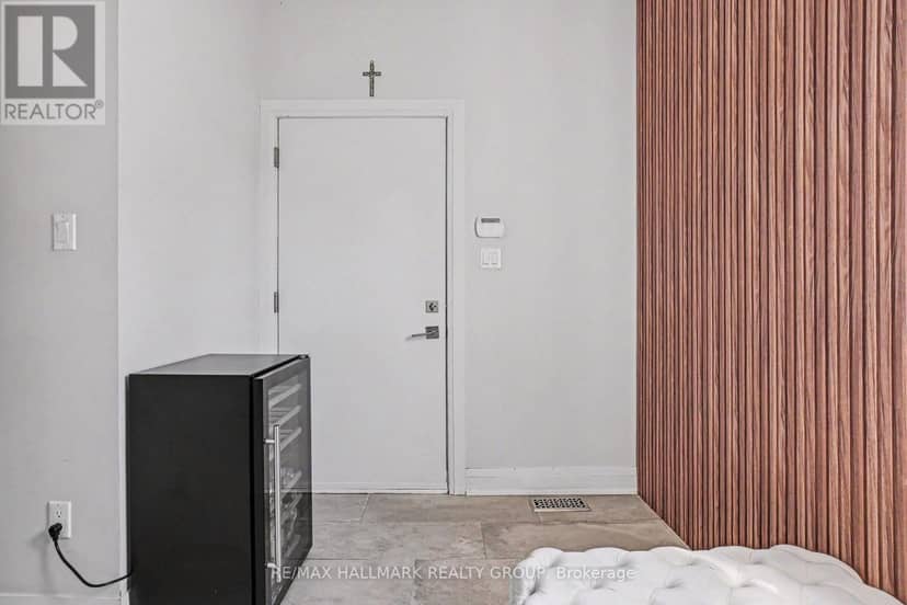 75 St Claire Avenue — photo 12 of 40
