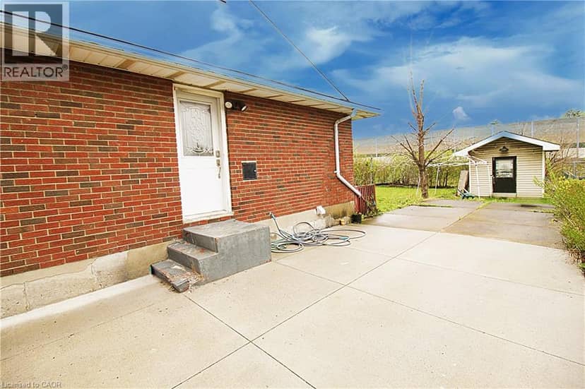 51 GLENGARRY Road — photo 3 of 5