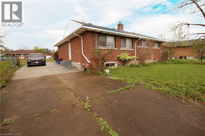 51 GLENGARRY Road — photo 4 of 5