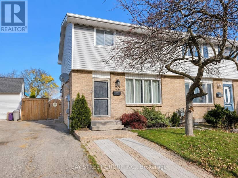 22 Rosamond Crescent — photo 1 of 17