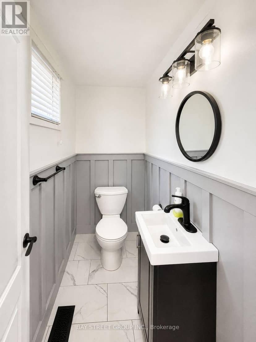 22 Rosamond Crescent — photo 5 of 17