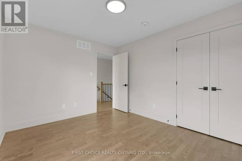 271 Queen Mary Street — photo 20 of 40