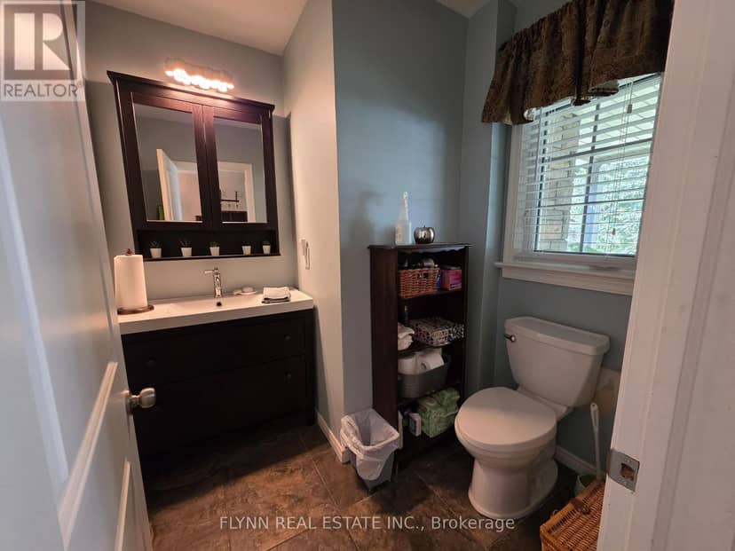 5896 Valley Way — photo 7 of 40