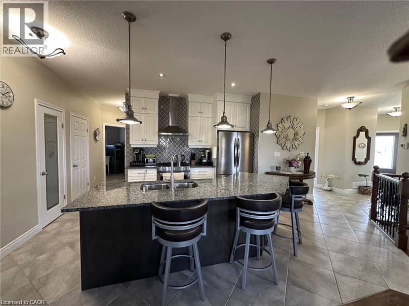 64 ENGLISH Crescent, Plattsville, photo 4