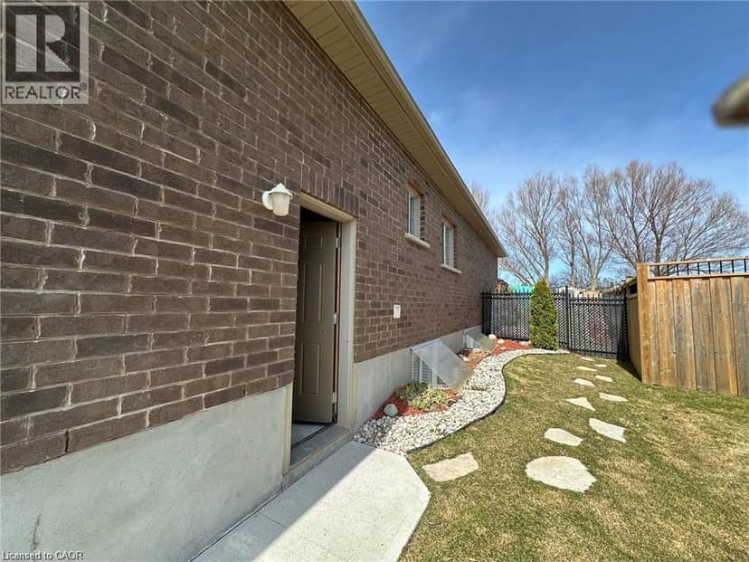 64 ENGLISH Crescent — photo 30 of 35