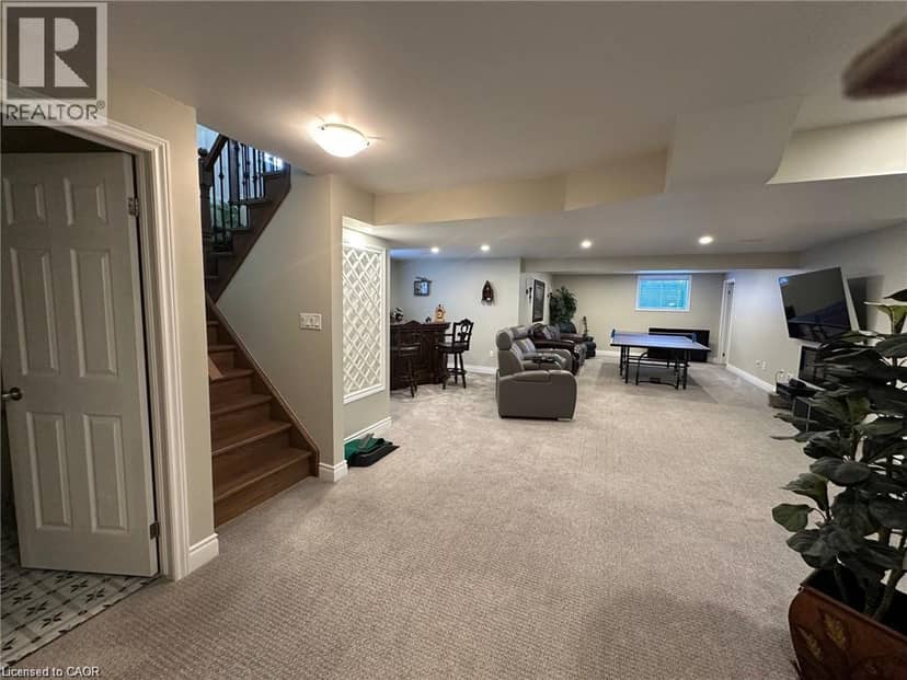 64 ENGLISH Crescent — photo 20 of 35