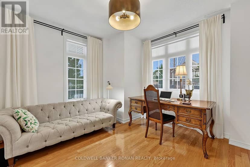 71 Cauthers Crescent — photo 3 of 40