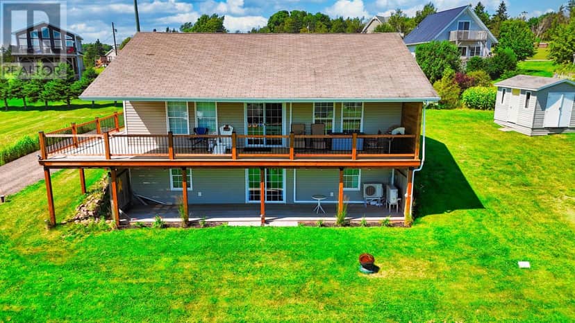 65 Riverview Dr, New London, photo 2