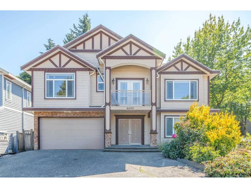 8690 E TULSY CRESCENT, Surrey