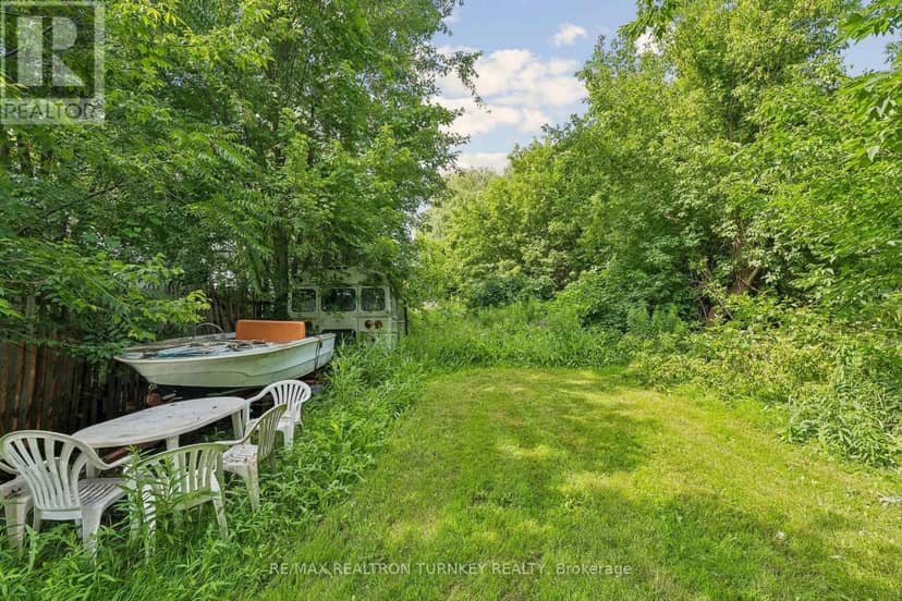18930 Dufferin Street — photo 27 of 40
