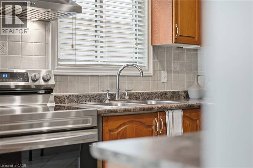30 TWINOAKS Crescent, Stoney Creek, photo 6